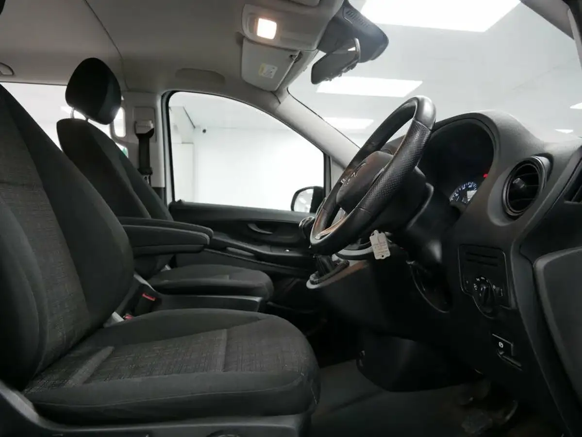 2018-mercedes-benz-vito-21cdi-114-bluetec-crewcab-compact-big-15