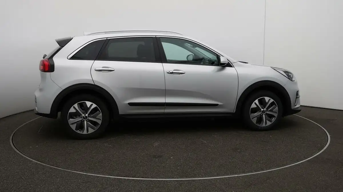 2021-kia-e-niro-ev-3-big-44