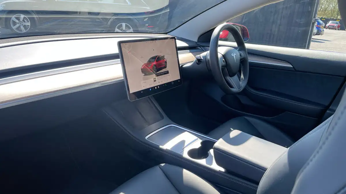 2022-tesla-model-3-e-long-range-big-11