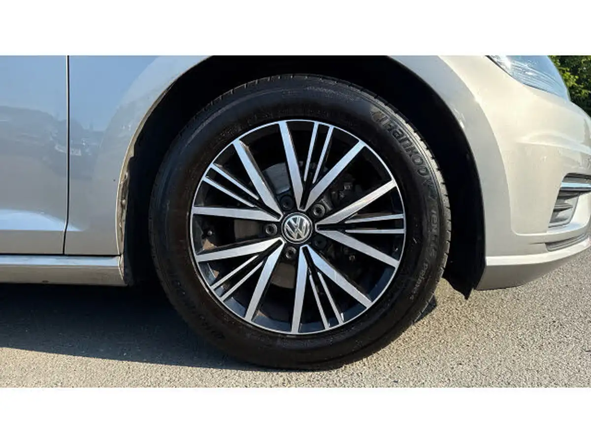 2019-volkswagen-golf-15-tsi-se-130ps-ss-hatchback-5d-big-4