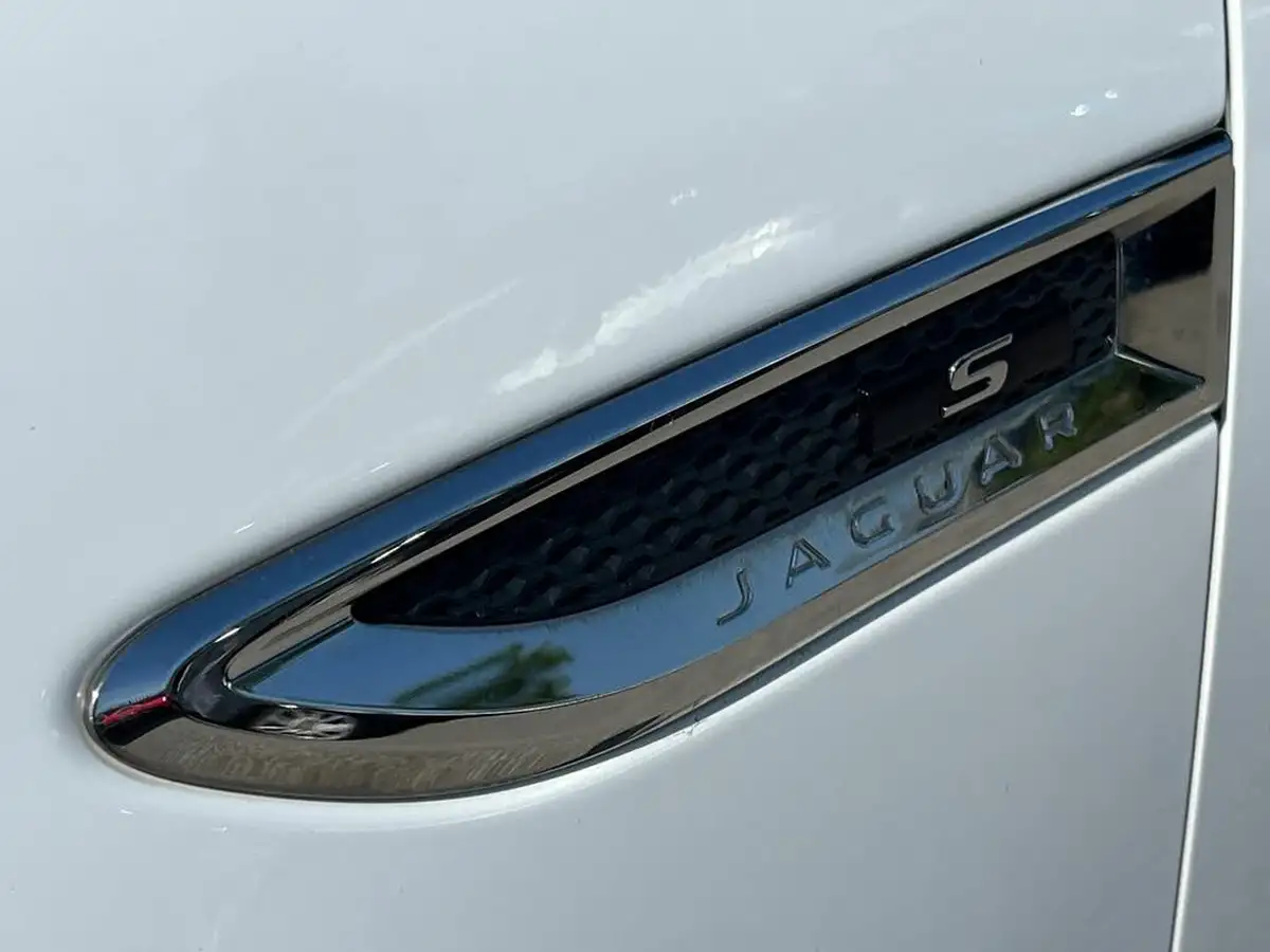 2018-jaguar-e-pace-20-i4d-s-big-25