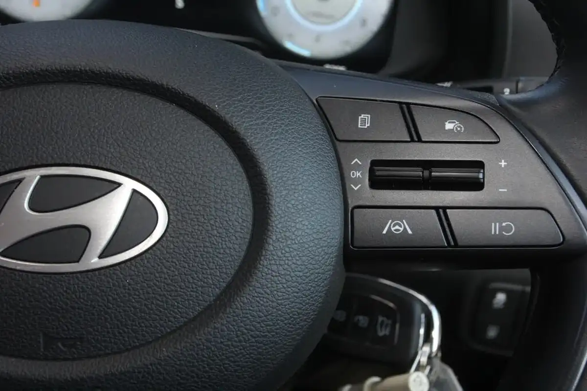 2024-hyundai-i20-10-t-gdi-advance-dct-big-20