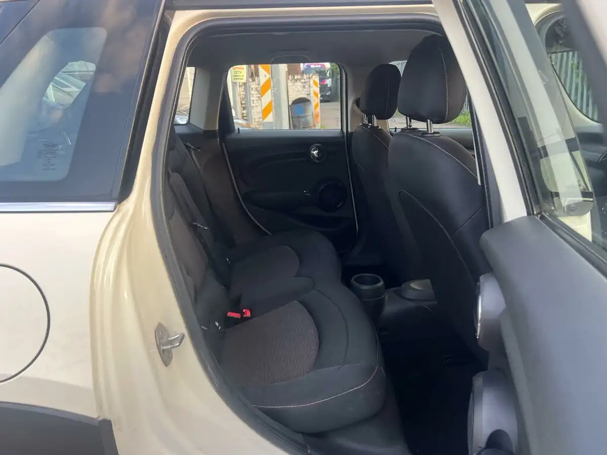 2015-mini-cooper-15-cooper-5d-big-18