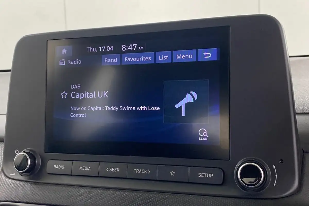 2022-hyundai-kona-16-gdi-se-connect-big-15