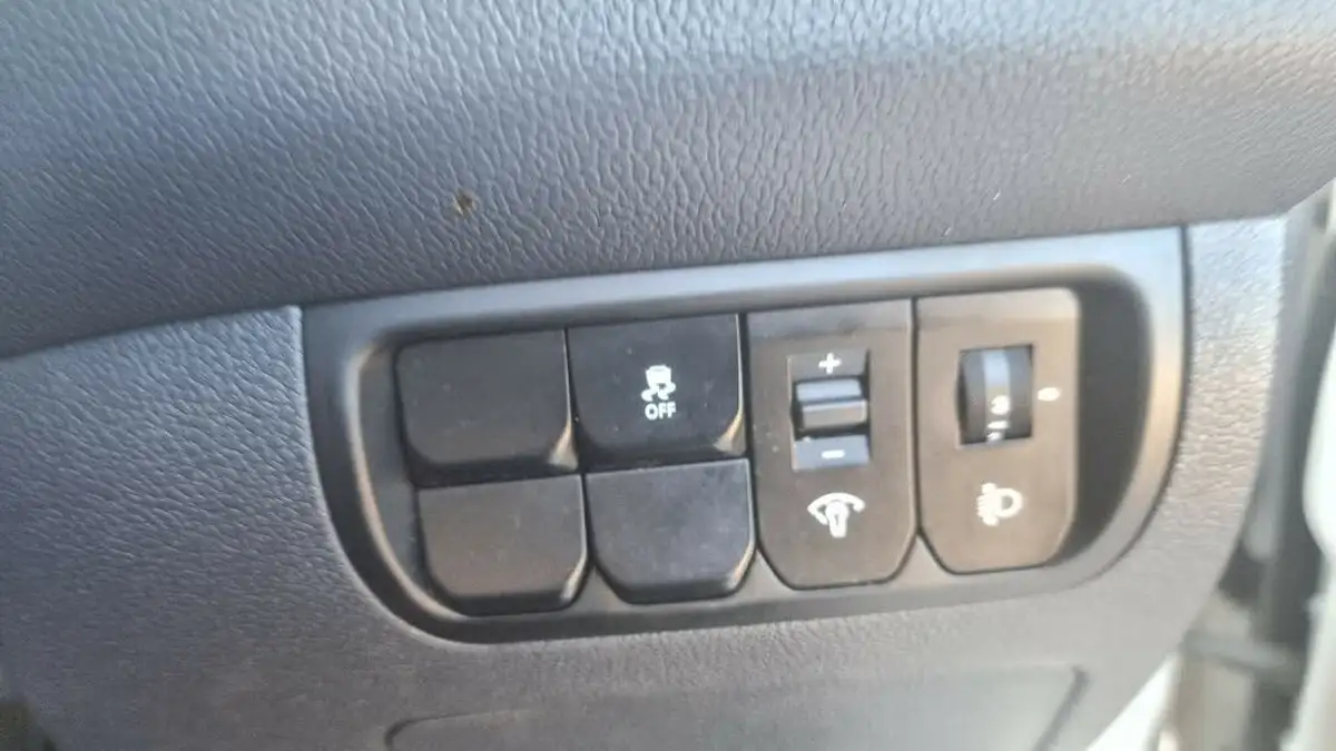 2014-kia-rio-125-2-3d-big-23