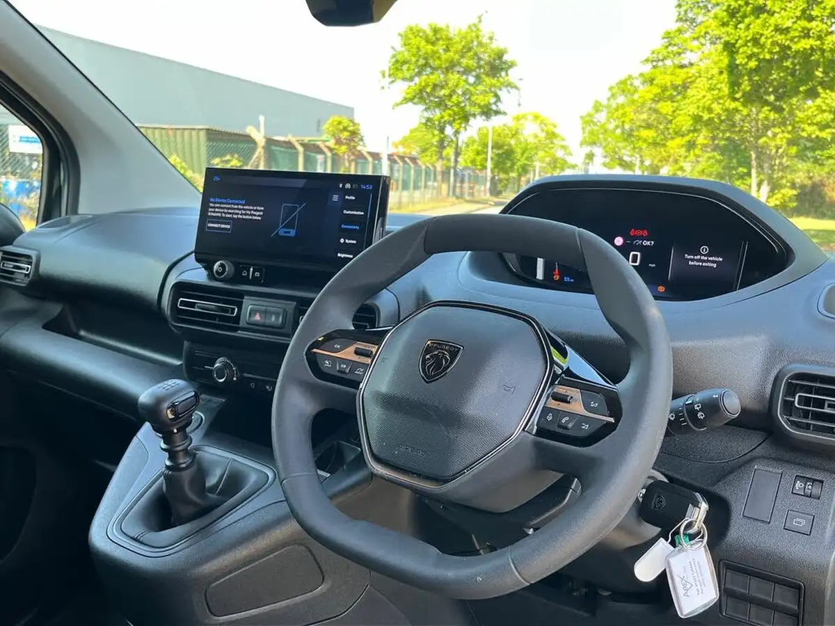2024-peugeot-partner-15-bluehdi-professional-100pseu6d-big-4