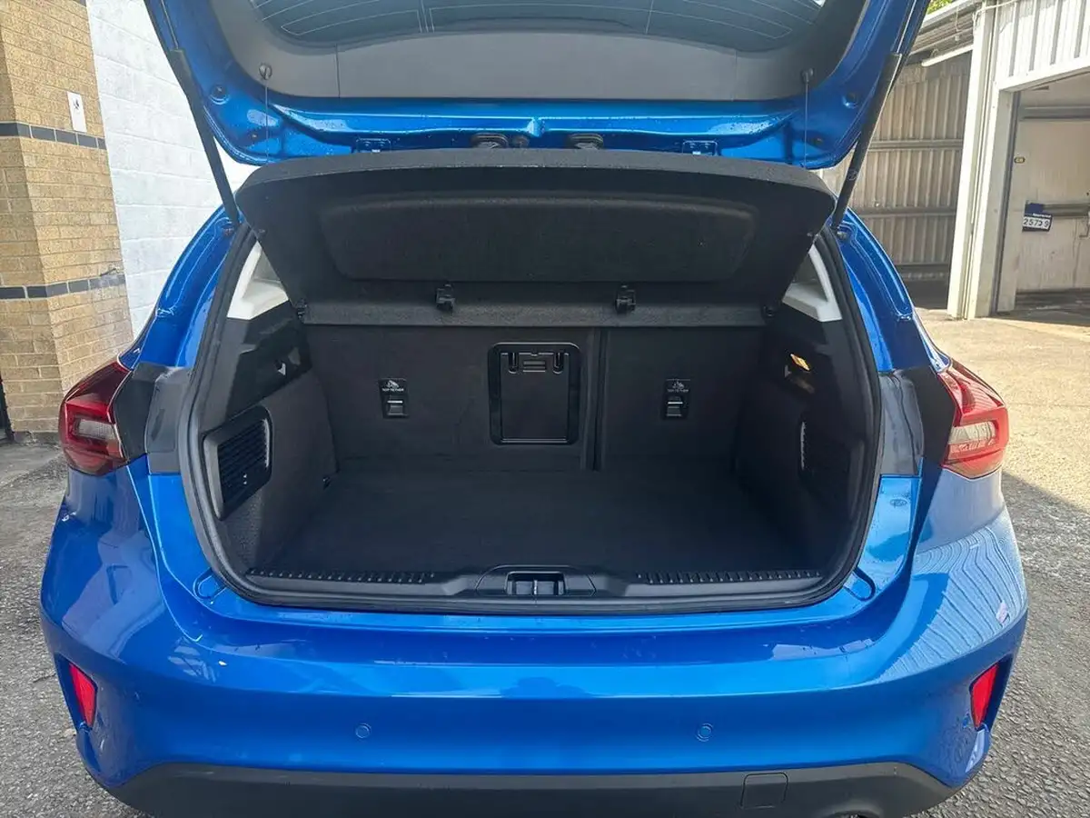 2022-ford-focus-10t-titanium-vignale-155ps-hybrid-mhev-hatchback-big-33
