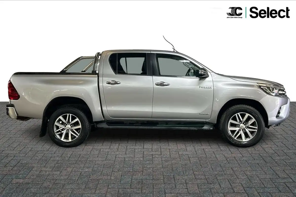 2018-toyota-hi-lux-24d-invincible-ss-auto-big-11