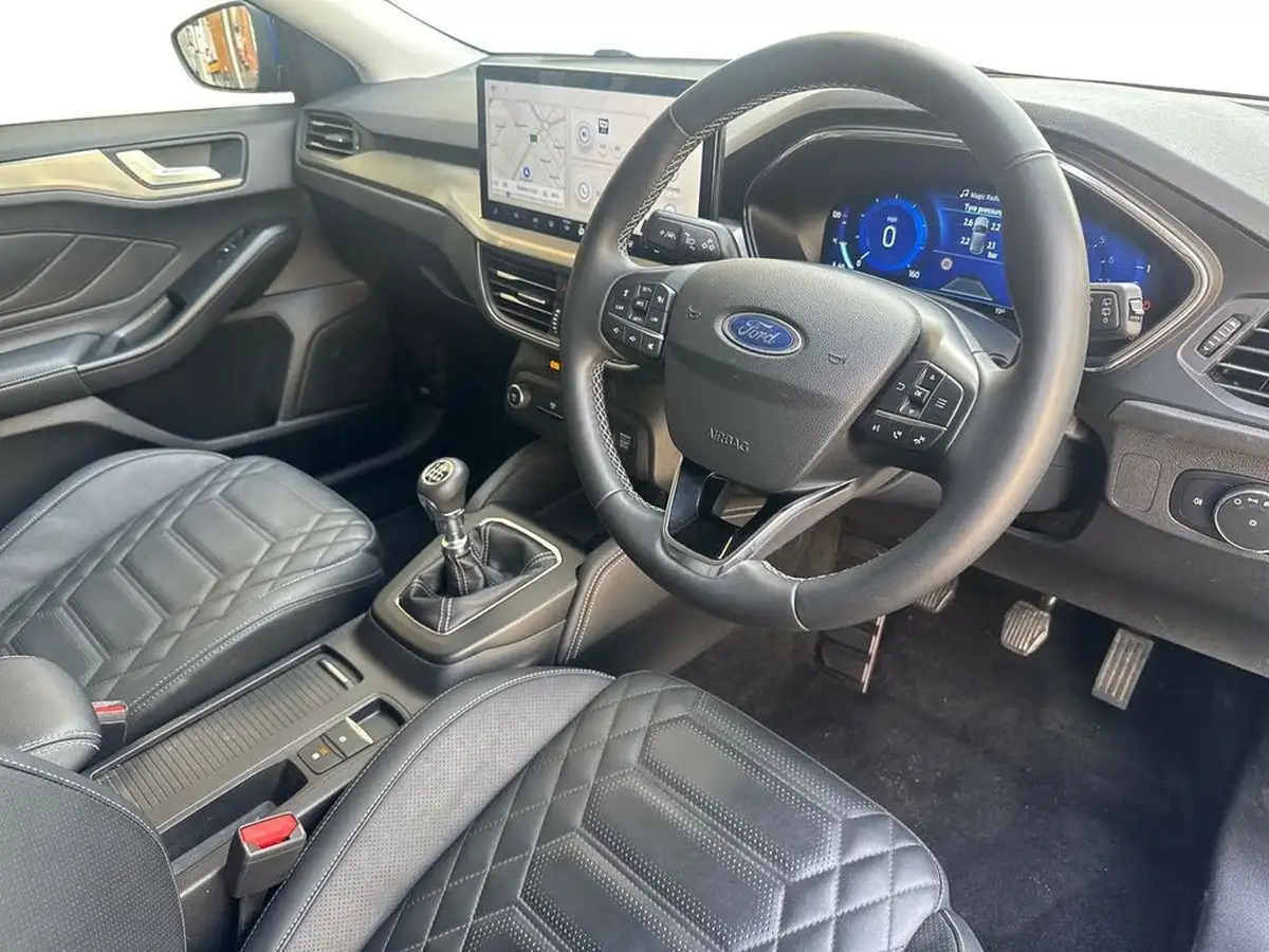 2022-ford-focus-10t-titanium-vignale-155ps-hybrid-mhev-hatchback-big-9