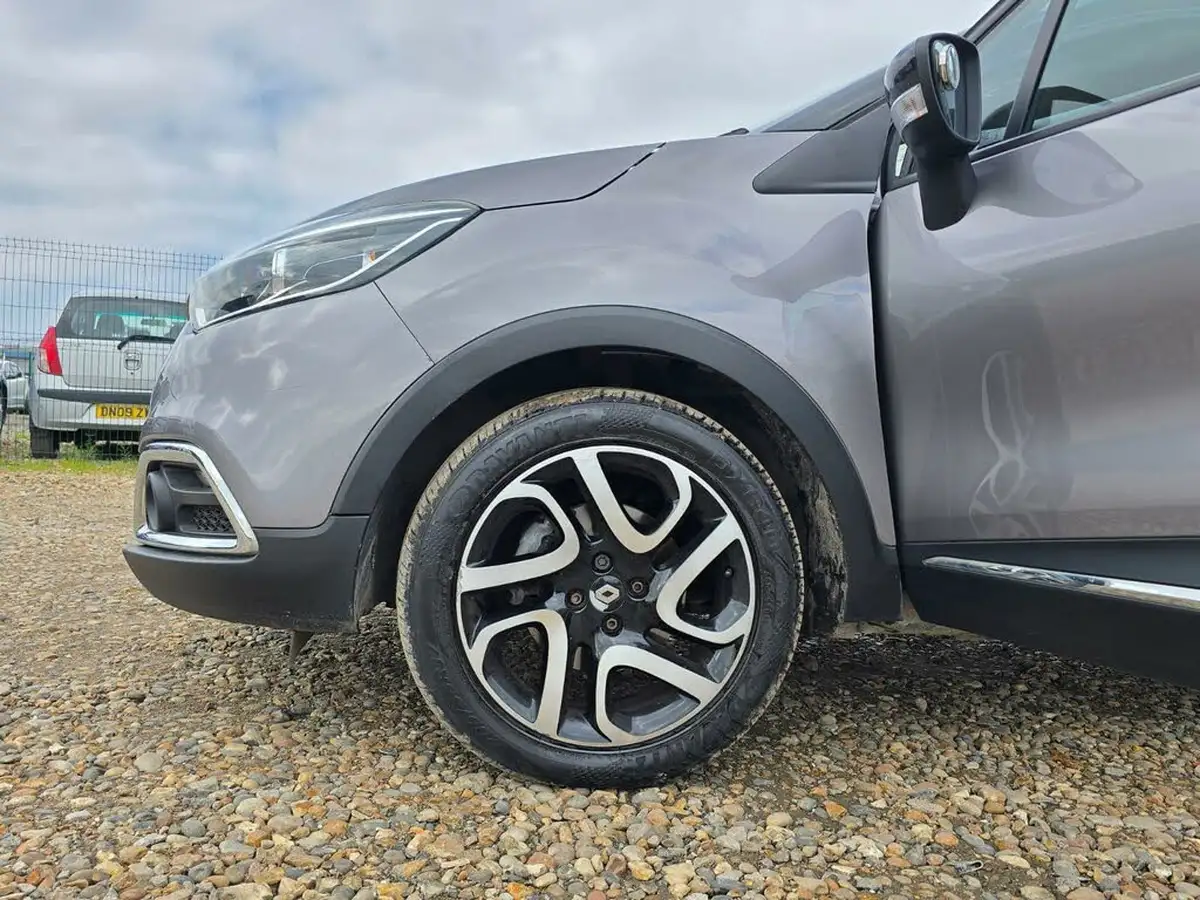 2016-renault-captur-15dci-signature-nav-90bhp-edc-auto-big-32