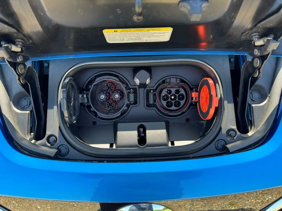 2020-nissan-leaf-e-tekna-big-31