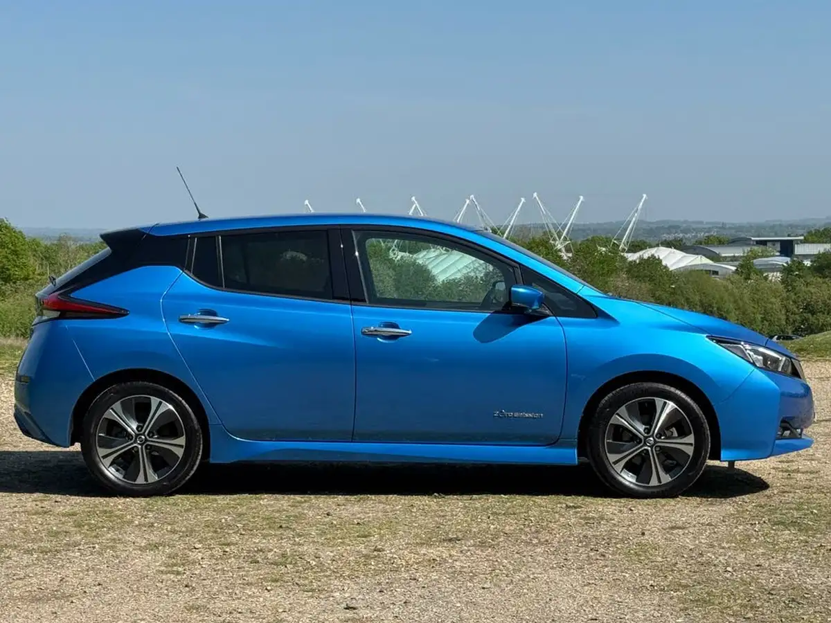 2020-nissan-leaf-e-tekna-big-3
