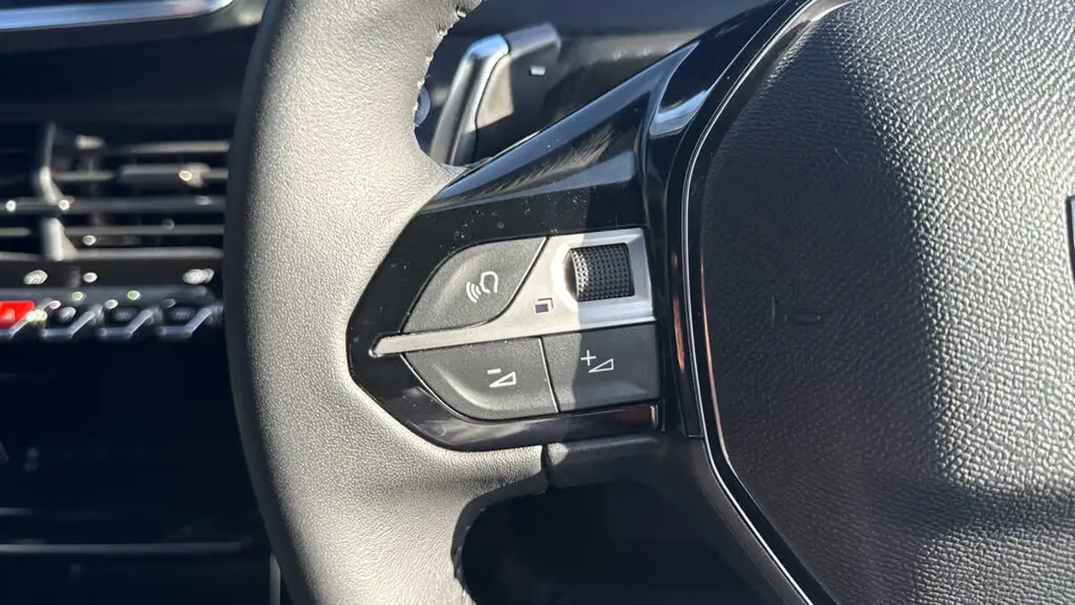 2024-peugeot-2008-suv-12-puretech-allure-130ps-eat8-big-22
