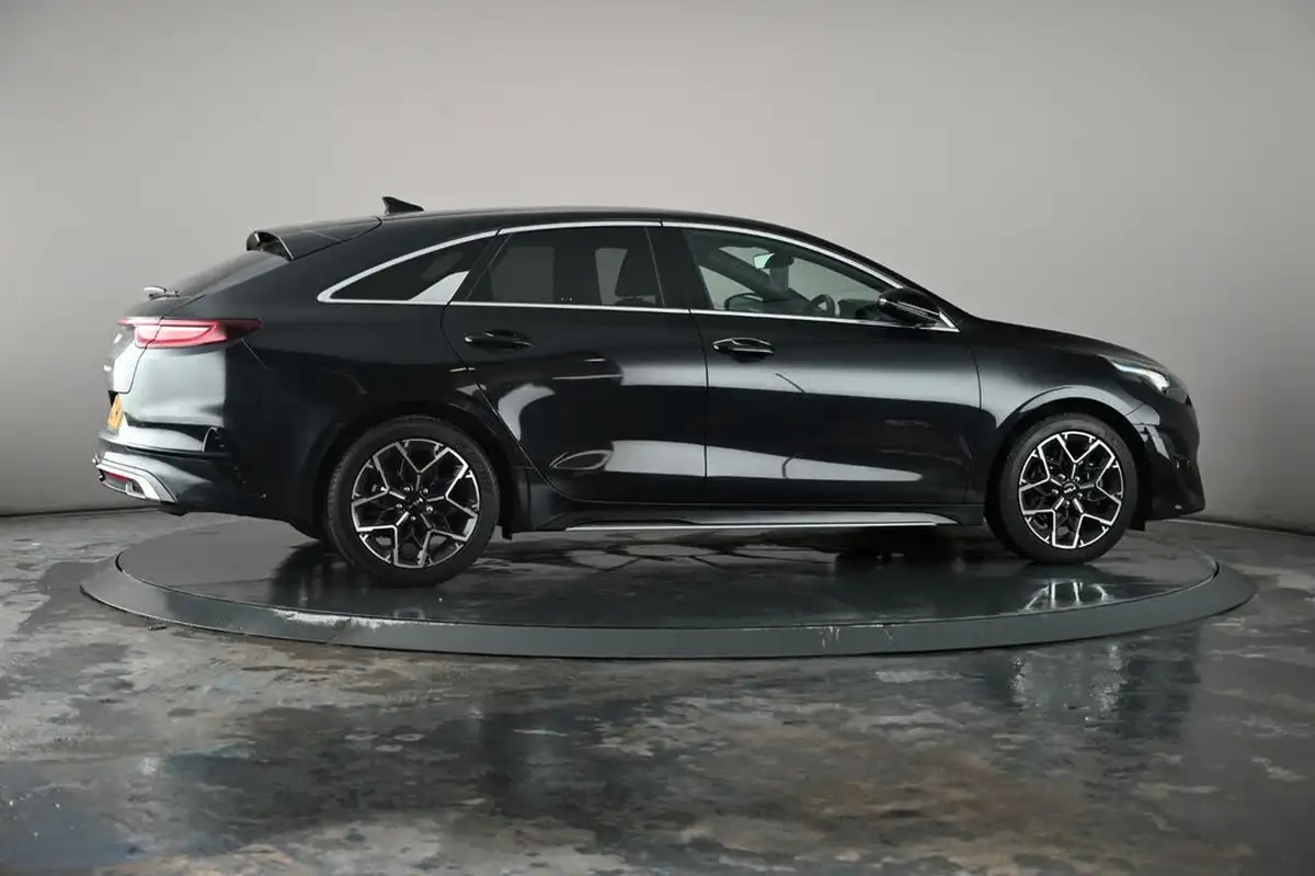 2022-kia-pro-ceed-15-t-gdi-gt-line-big-22
