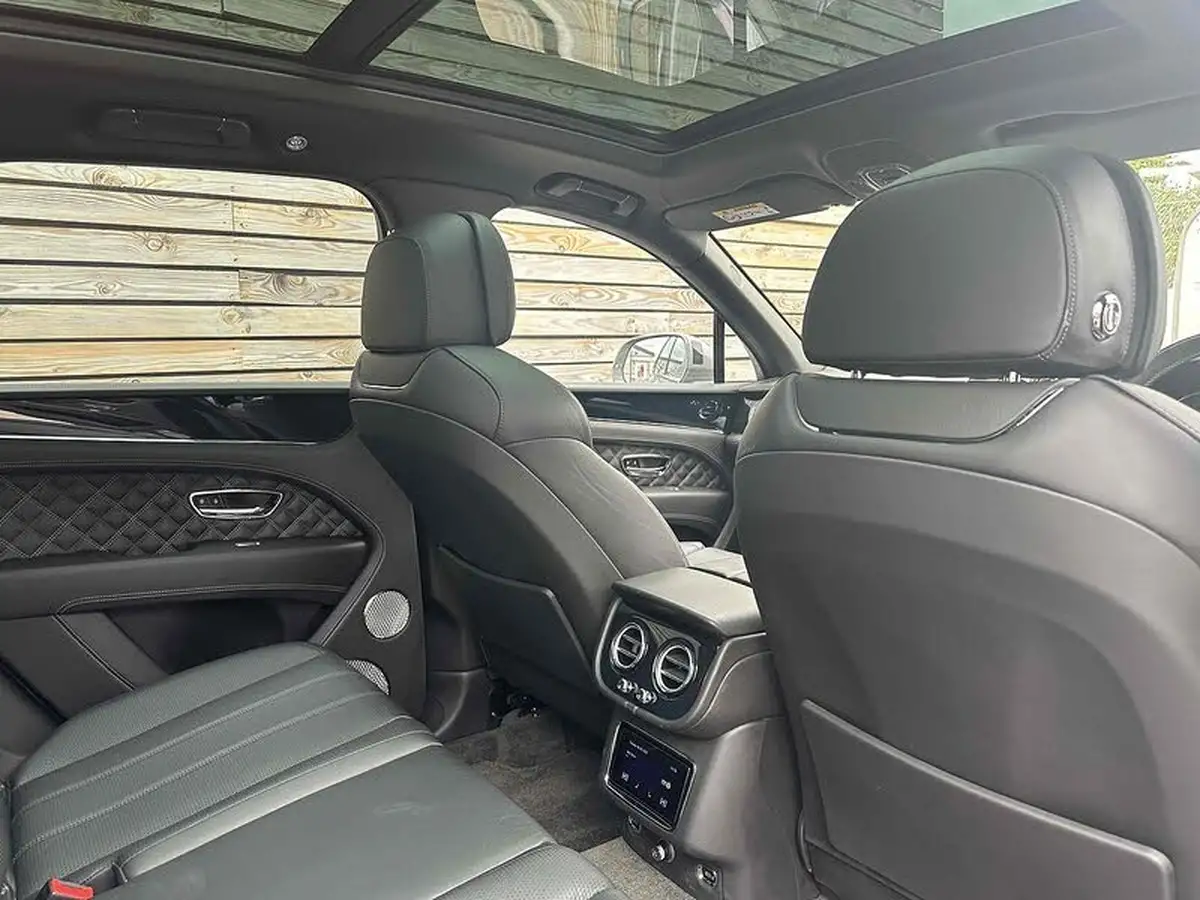 2020-bentley-bentayga-40-v8-550ps-big-16