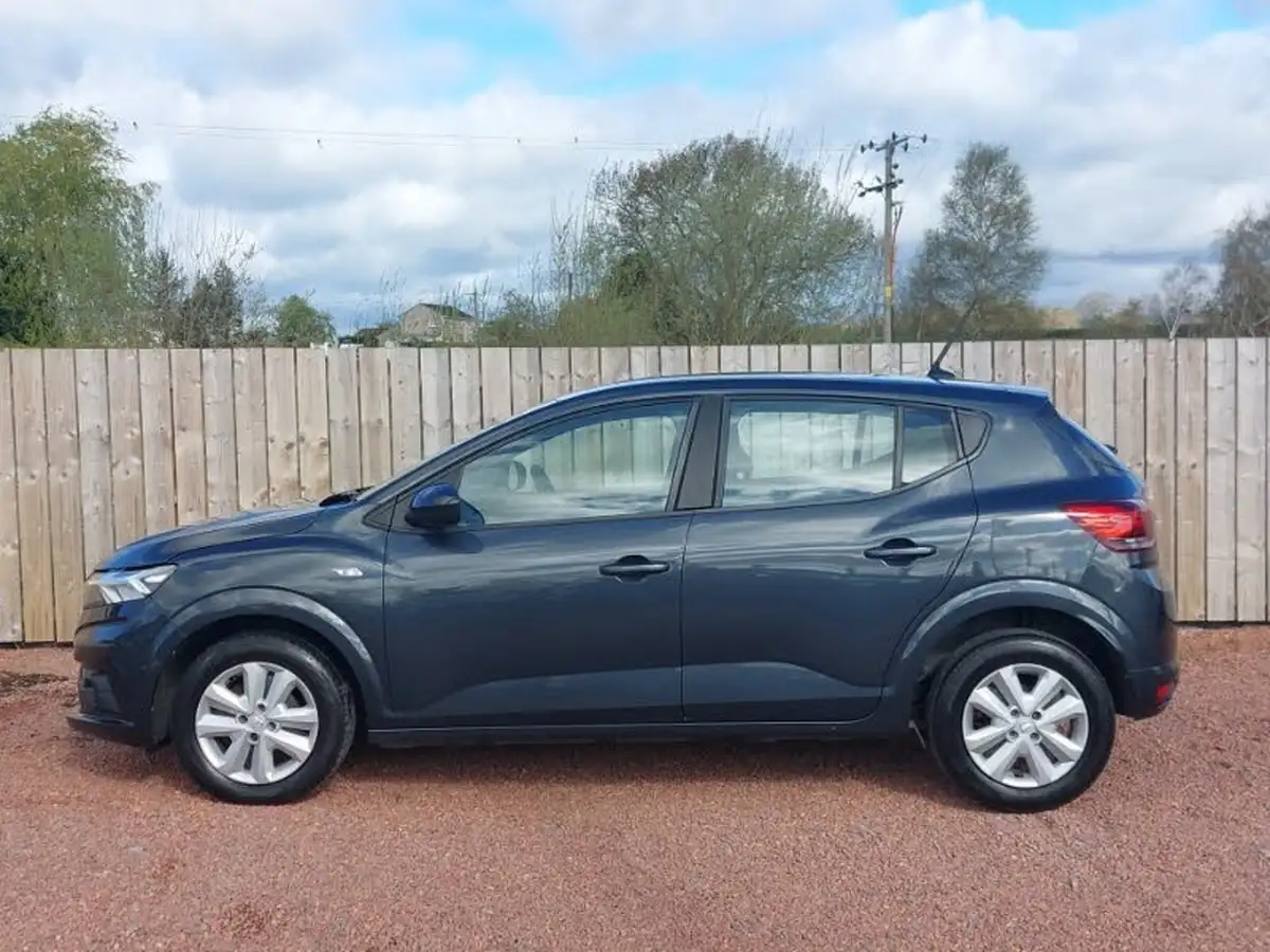 2022-dacia-sandero-10-tce-comfort-90bhp-big-3