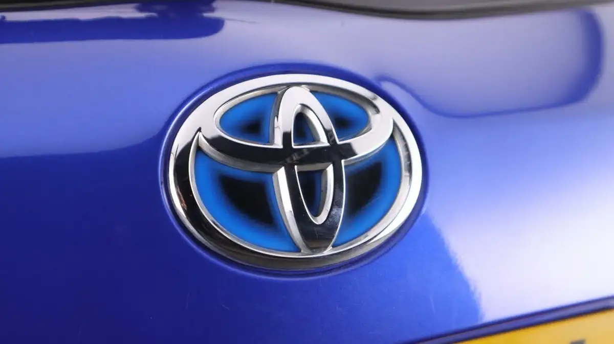 2020-toyota-yaris-15-vvt-i-icon-tech-98bhp-hybrid-1497cc-e-cvt-big-19