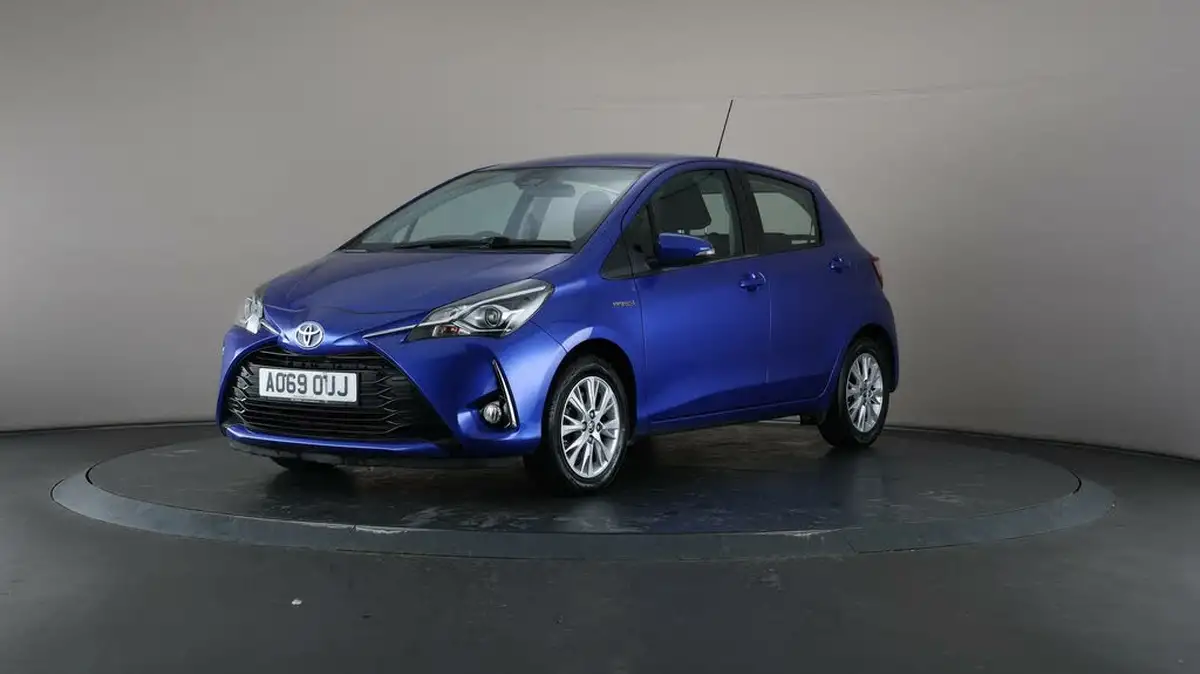 2020-toyota-yaris-15-vvt-i-icon-tech-98bhp-hybrid-1497cc-e-cvt-big-36