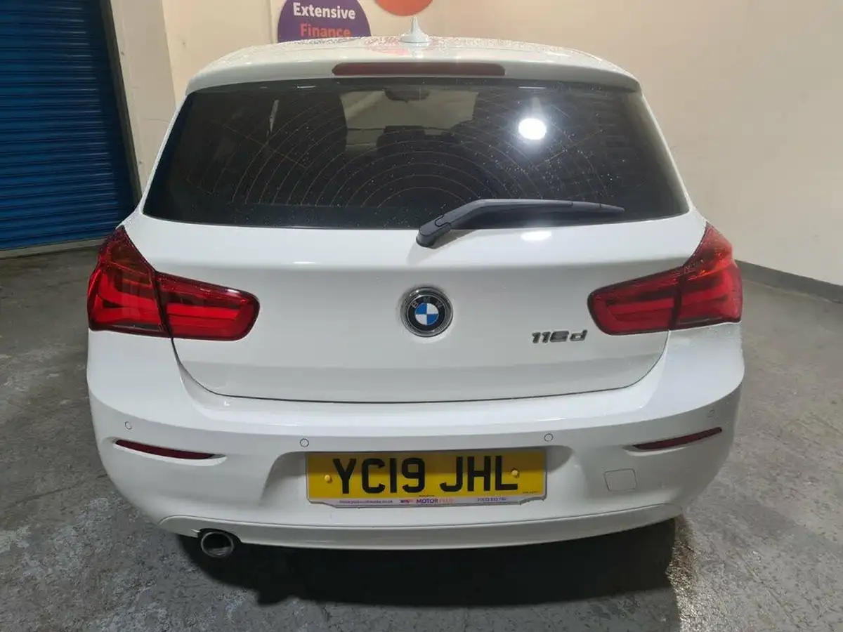 2019-bmw-1-series-15td-116d-se-business-ss-5d-big-17