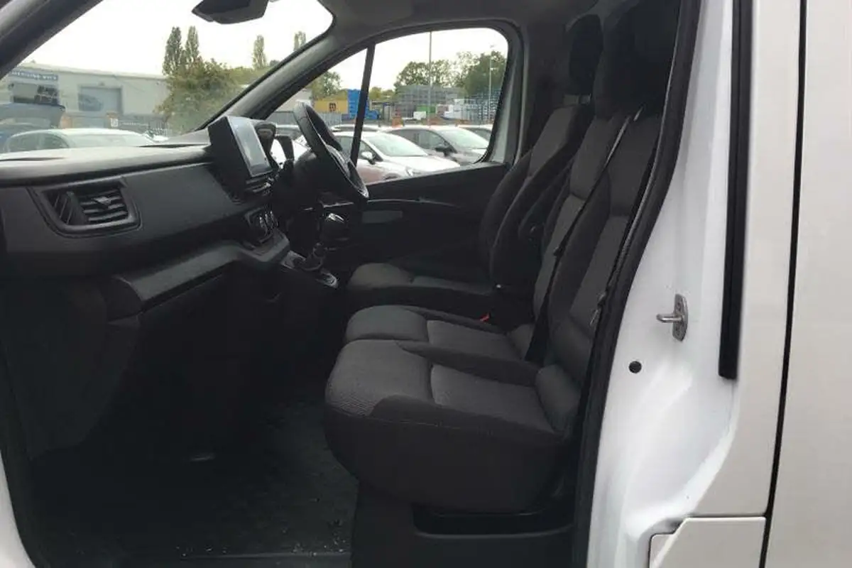 2023-renault-trafic-20dci-sl28-130-business-big-9