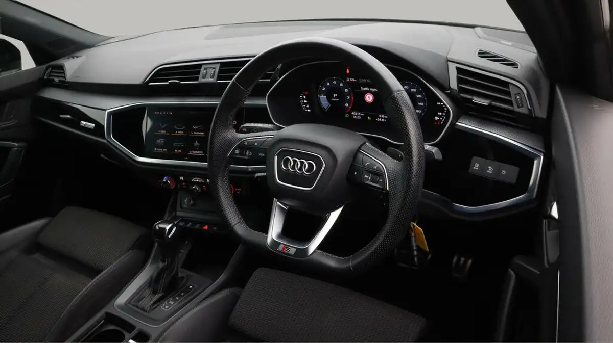 2022-audi-q3-15-35-tfsi-black-edition-cod-sportback-s-tronic-big-9