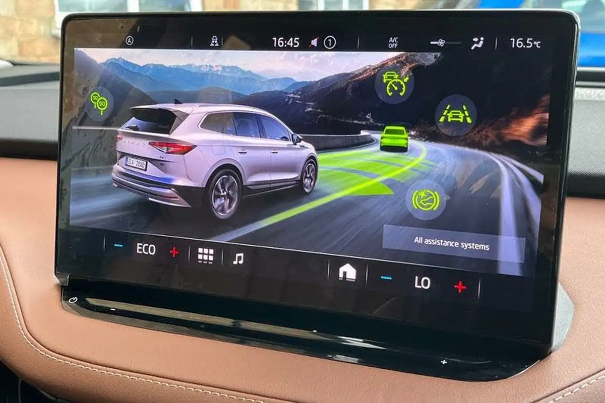 2023-skoda-enyaq-e-80-82-kwh-station-wagon-big-29