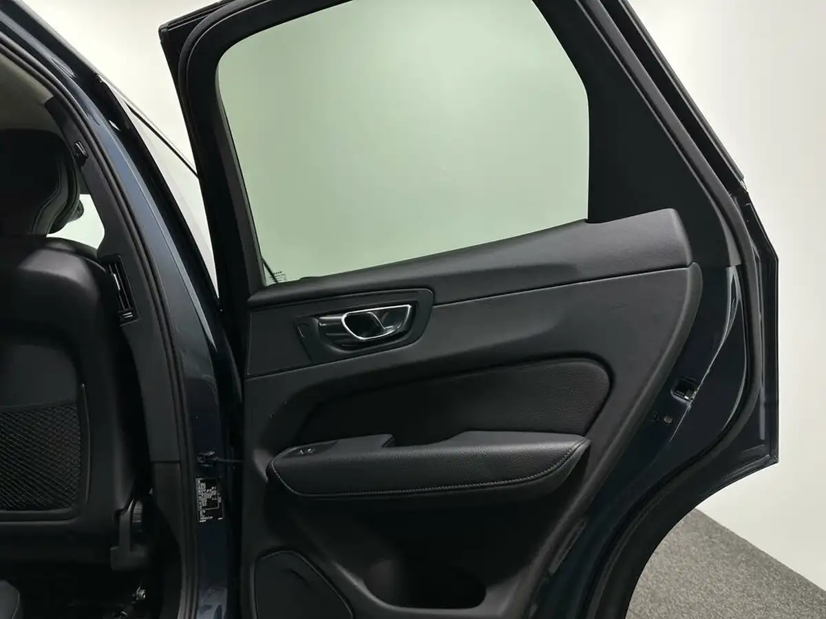 2019-volvo-xc60-20td-b4-momentum-big-41