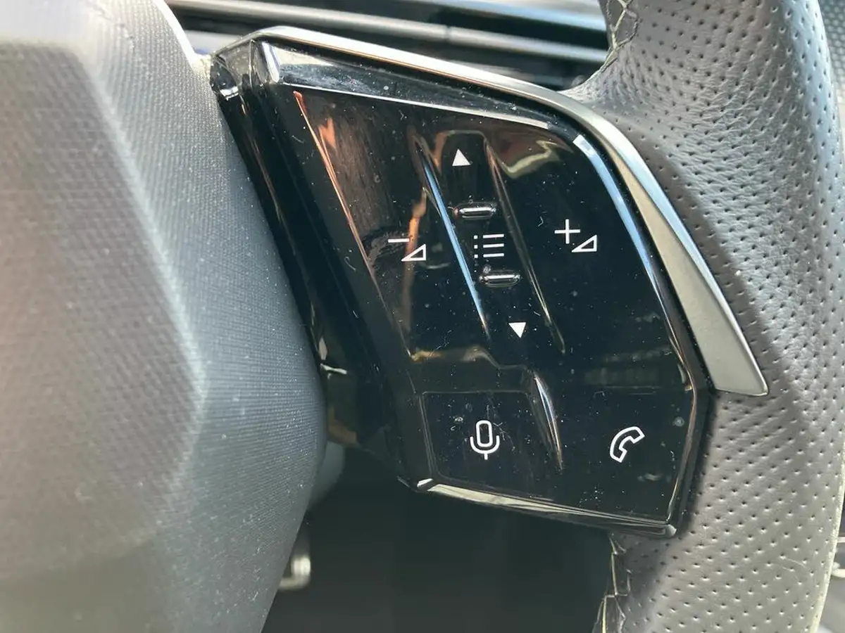 2024-peugeot-5008-suv-12-gt-136ps-big-24