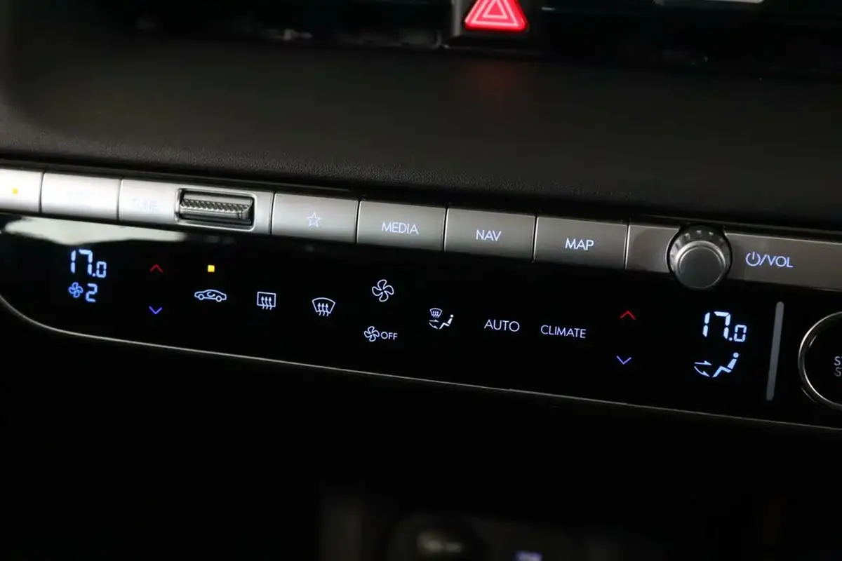2022-hyundai-ioniq-5-e-se-connect-big-25