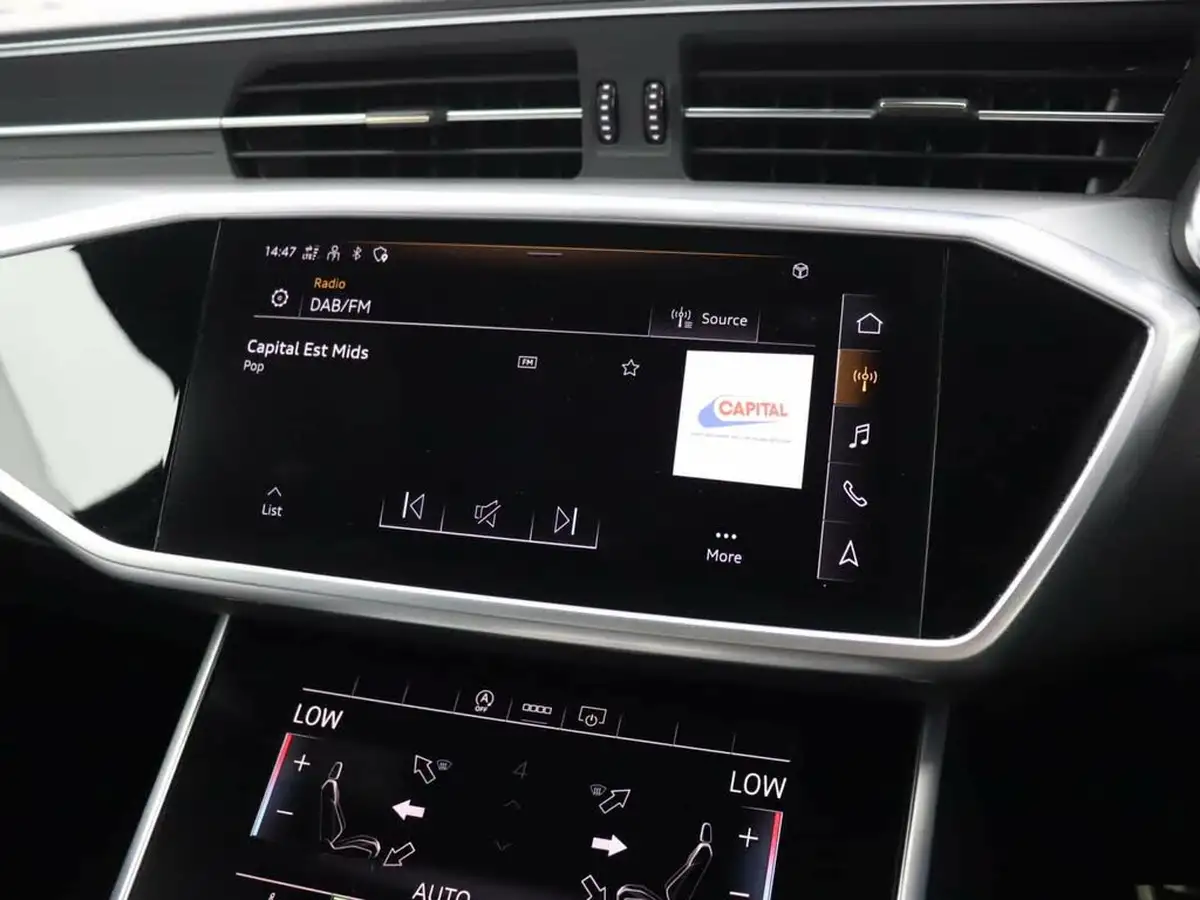 2022-audi-a6-saloon-20-40-tfsi-s-line-big-16