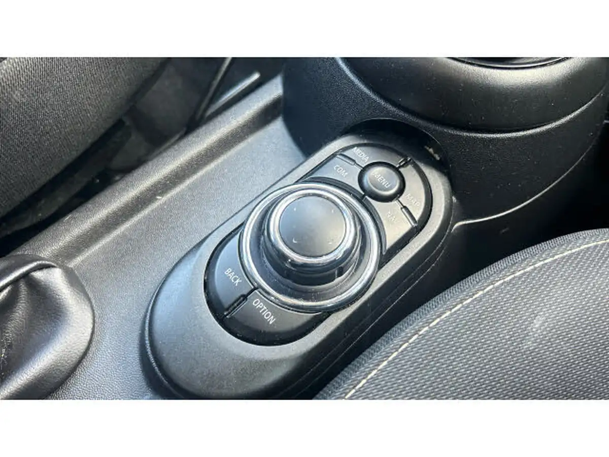 2021-mini-cooper-15-one-classic-5d-big-18