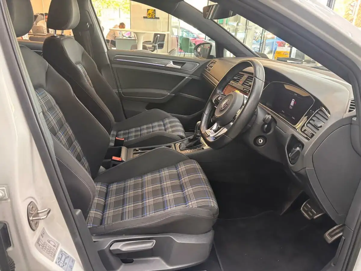2017-volkswagen-golf-14-tsi-gte-ss-big-34