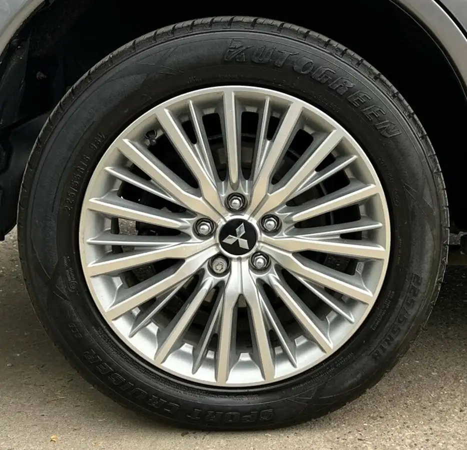 2018-mitsubishi-outlander-24-5h-phev-big-13