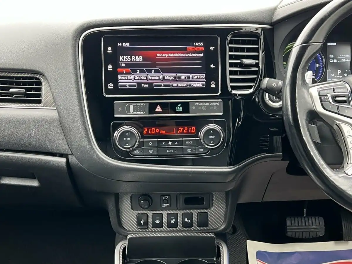 2018-mitsubishi-outlander-24-5h-phev-big-37
