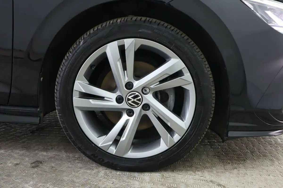 2022-volkswagen-golf-15-tsi-r-line-130ps-hatchback-big-22