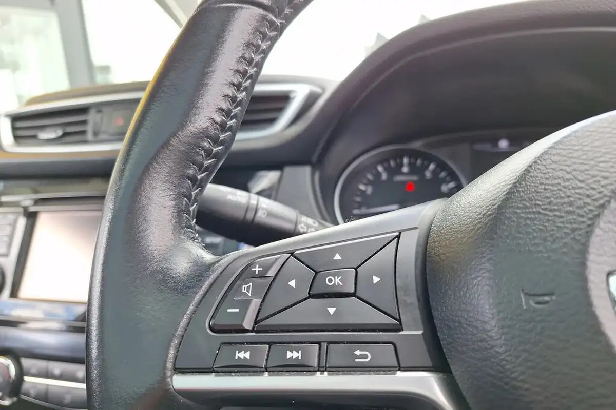 2018-nissan-qashqai-12-dig-t-n-connecta-big-33