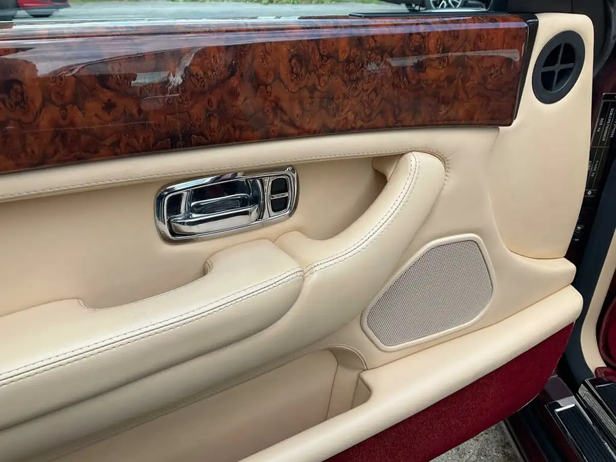 2001-bentley-arnage-68-red-label-big-27