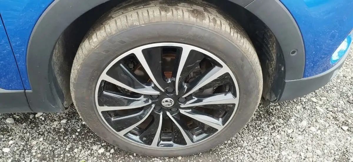 2020-vauxhall-grandland-x-12-elite-nav-big-3