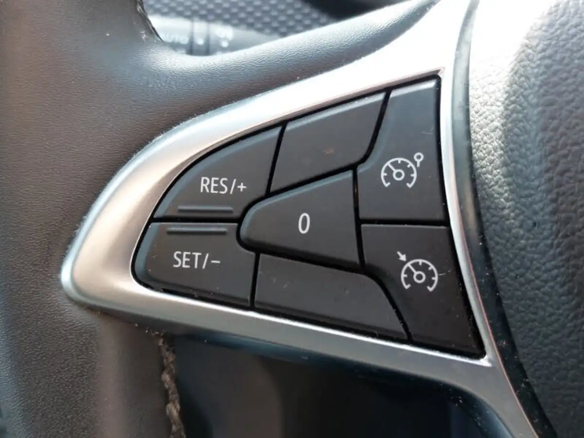 2022-dacia-sandero-stepway-10-tce-comfort-90bhp-big-13