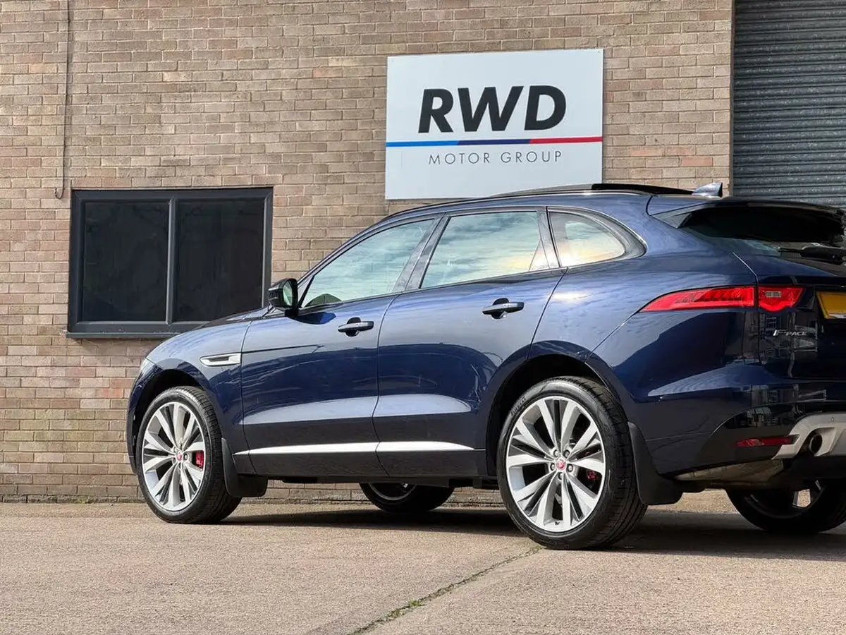 2018-jaguar-f-pace-30-v6-sc-s-big-15