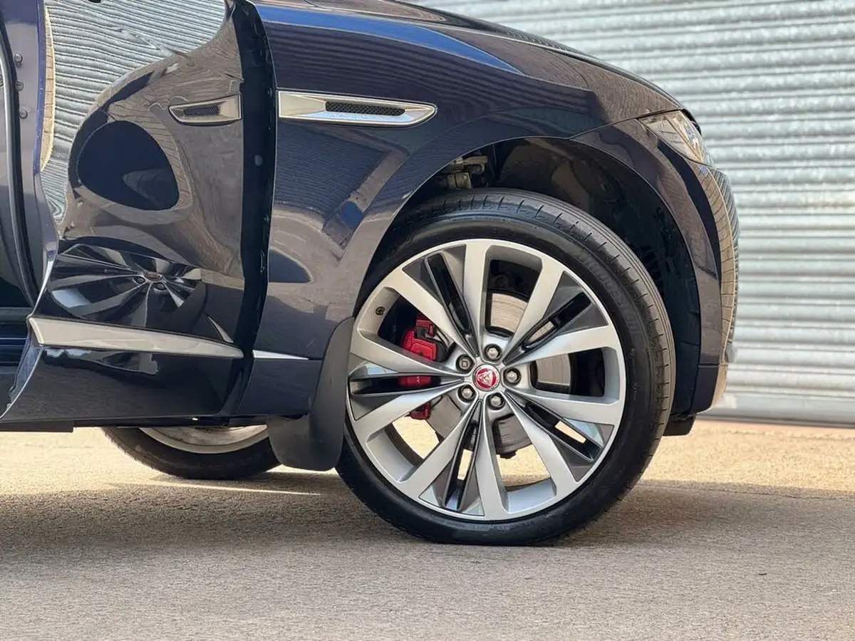 2018-jaguar-f-pace-30-v6-sc-s-big-39