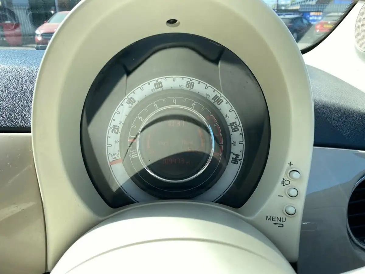 2015-fiat-500-12-pop-star-big-21