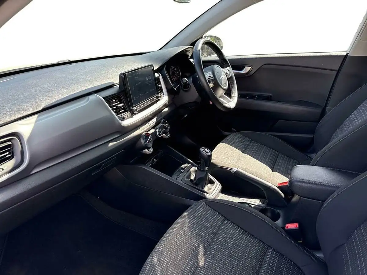 2022-kia-stonic-10-t-gdi-2-big-1