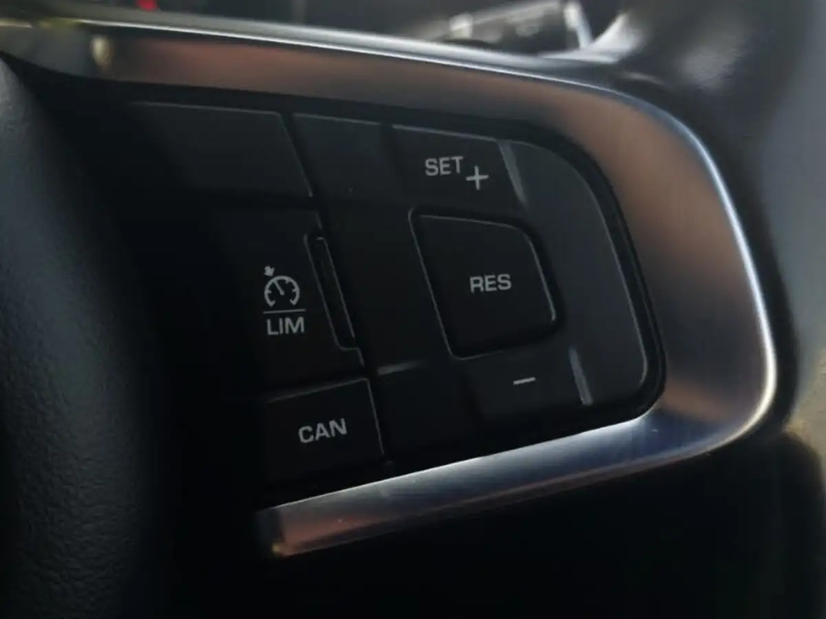 2019-jaguar-e-pace-20-i4d-r-dynamic-se-180ps-awd-auto-big-17