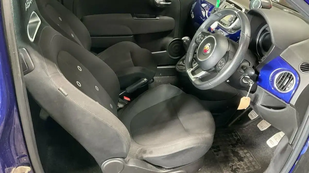 2018-abarth-595c-14-tjet-big-1