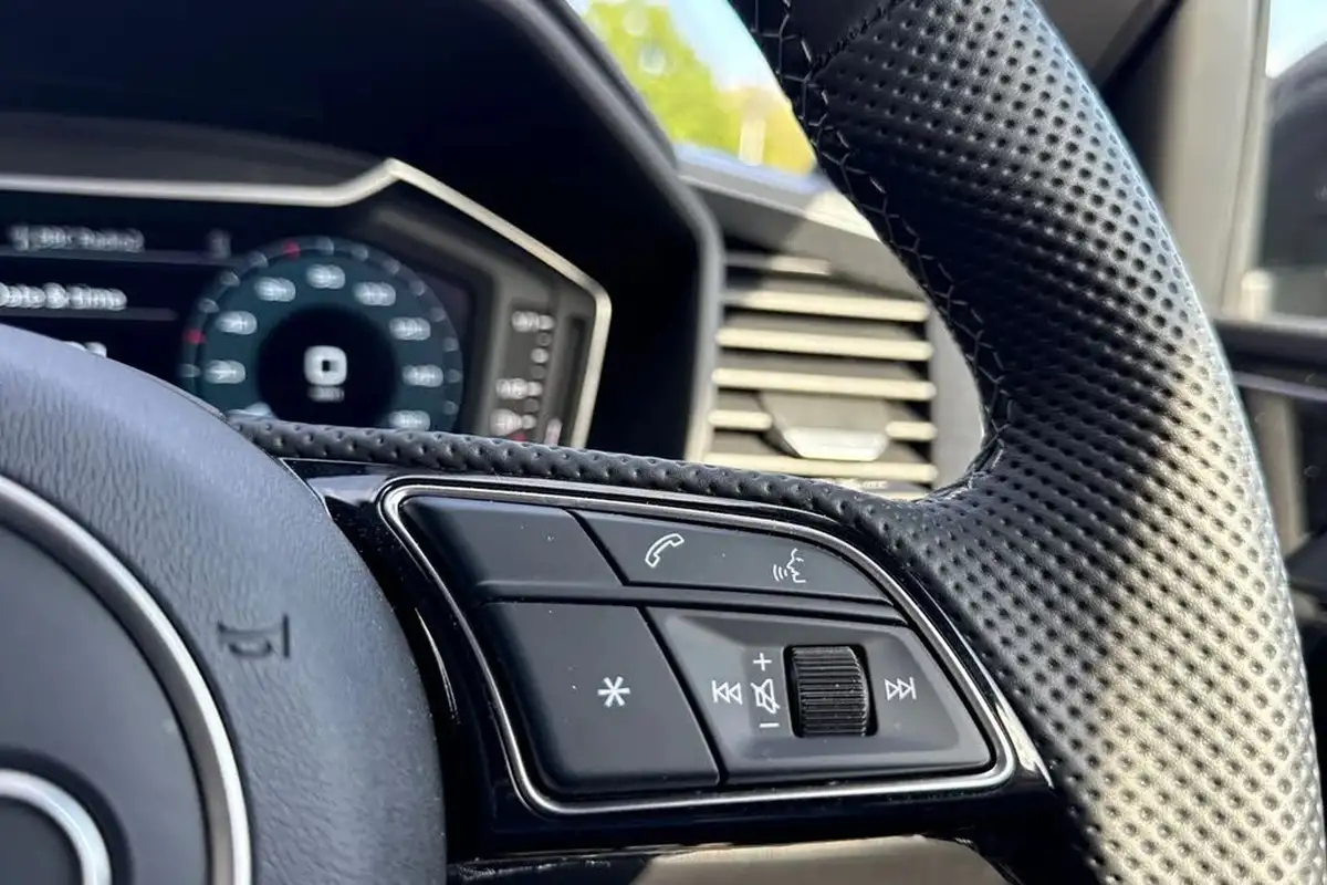 2024-audi-a1-10-30-tfsi-black-edition-116ps-s-tronic-big-24