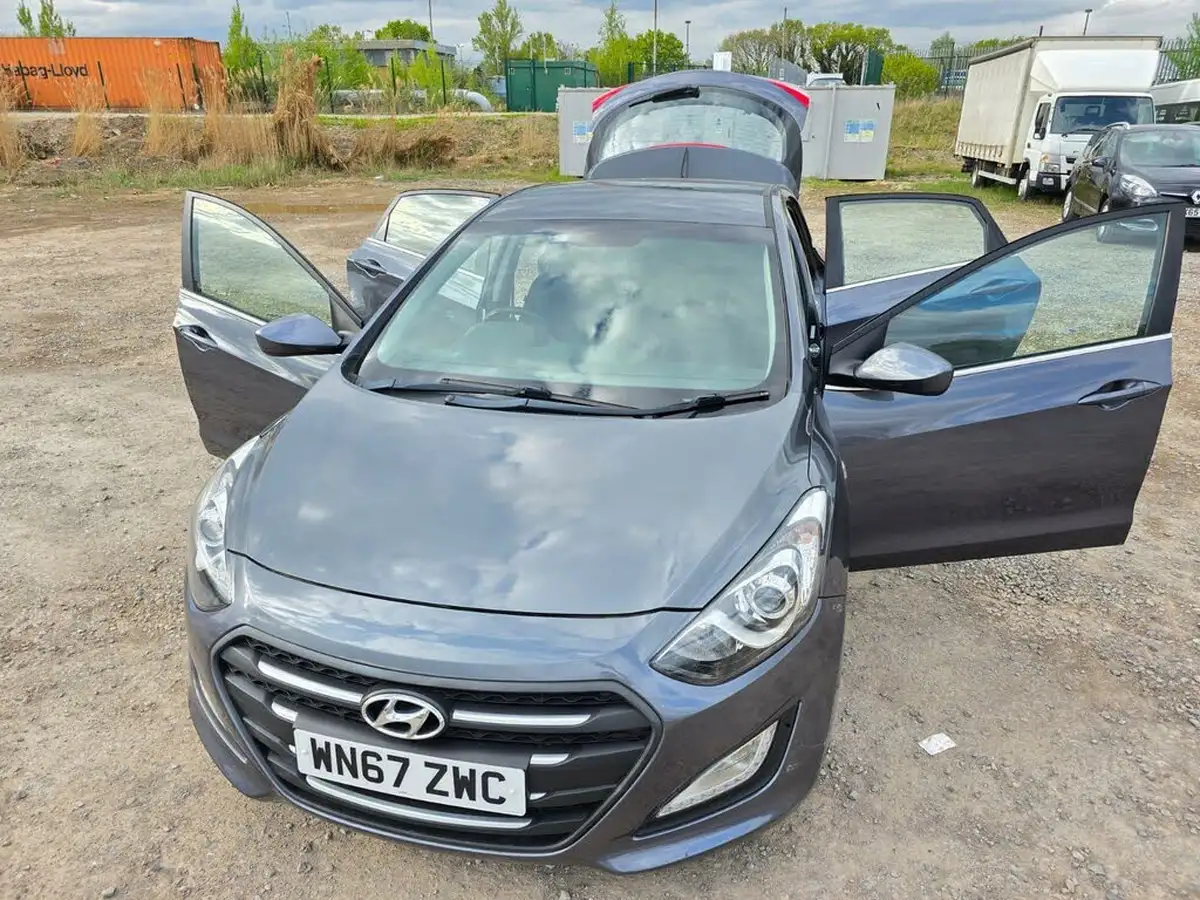 2017-hyundai-i30-16crdi-se-110ps-blue-drive-hatchback-dct-big-48