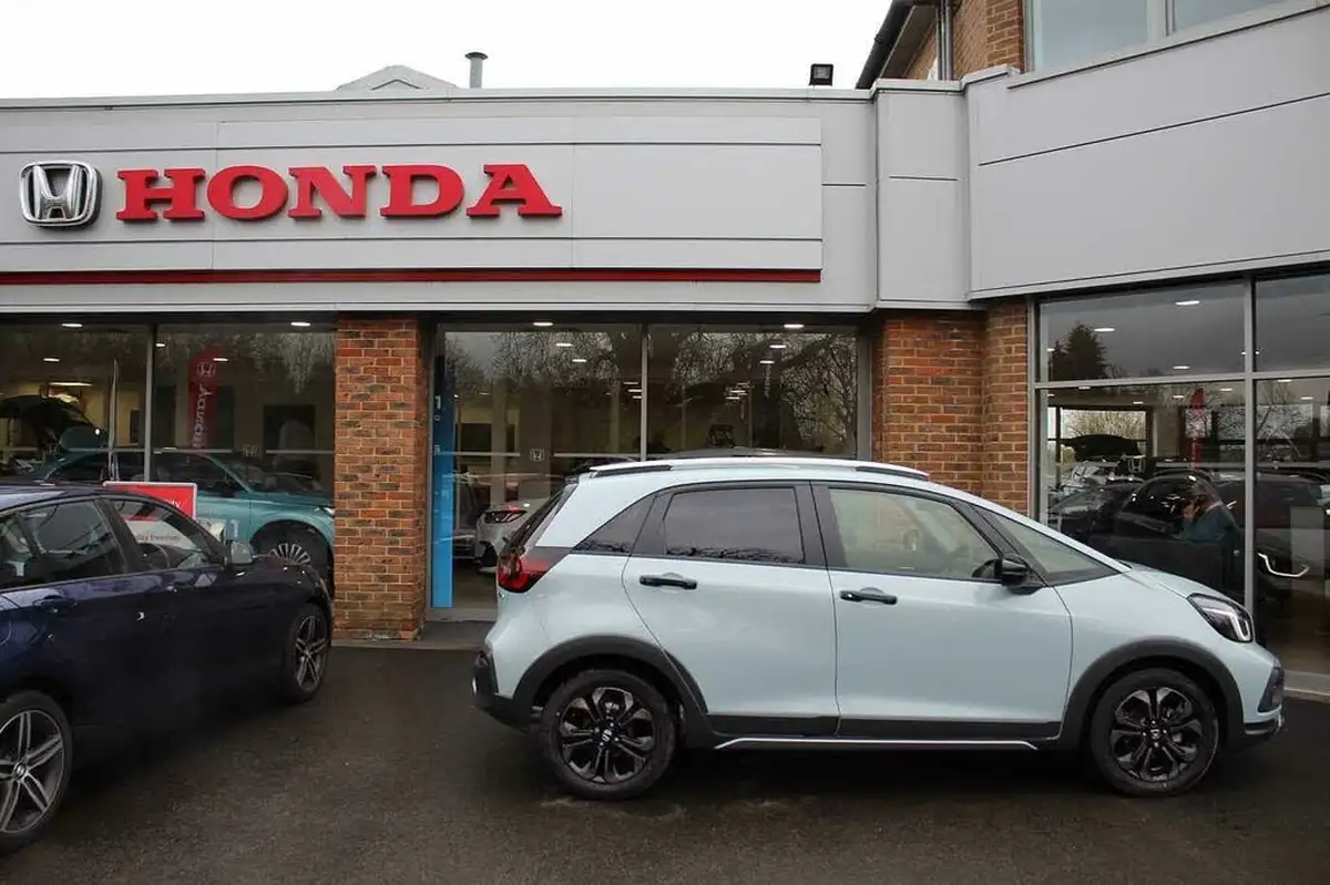 2025-honda-jazz-15-i-mmd-crosstar-advance-big-12