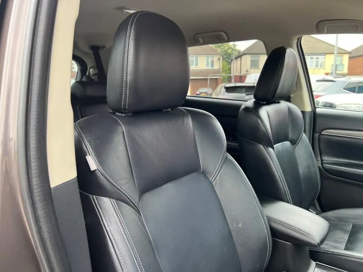 2019-mitsubishi-outlander-20-exceed-big-38
