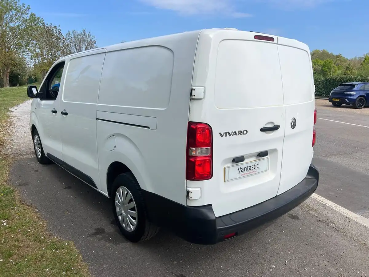 2019-vauxhall-vivaro-15td-2900-l2h1-dynamic-big-14